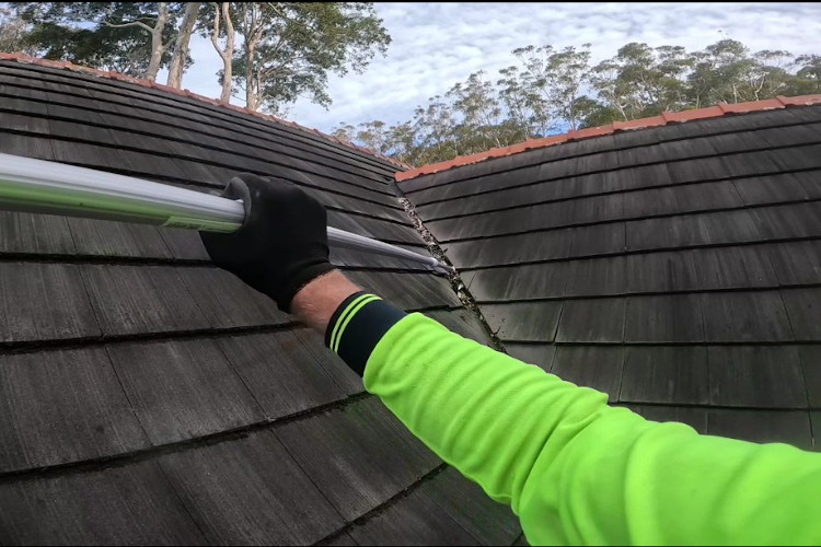 
Gutter maintenance using extended poles for spotless valleys on steep roofs in narooma